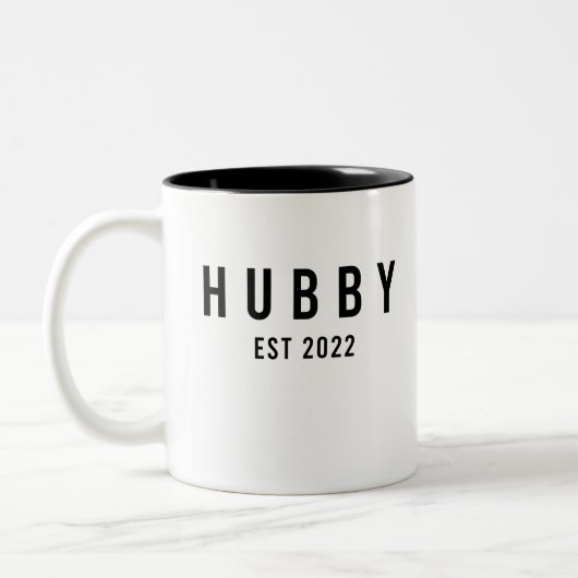 Hubby Est 2022 als Junggeselinnen-Abschied Zweifarbige Tasse (Links)