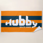 Hubby neu gezogenes Groom Orange & Navy Beach Hand Strandtuch (Vorderseite)