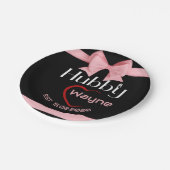 Hubby Wifey Wedding Anniversary Party Pappteller (Schrägansicht)