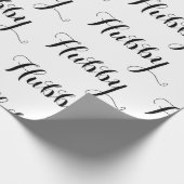 Hubbyehemann, der schwarzes Skriptjungvermählten Geschenkpapier (Ecke)