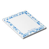 Hübsch Blue Florals Modernes Personalisiertes Notizblock (angewinkelt)