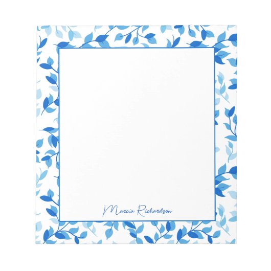 Hübsch Blue Florals Modernes Personalisiertes Notizblock (Vorderseite)