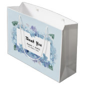 Hübsch Blue Hydrangeas Script Wedding Vielen Dank Große Geschenktüte (Rückseite Schrägansicht)