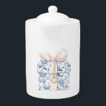 Hübsch Blue White Floral Blush Herzgeschenk<br><div class="desc">Chic Hübsch Blue White Blume rot Rosa Bogen Charme Geschenk Brautparty</div>