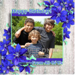Hübsch Clematis Geburtstagsrahmen für Fotos Freistehende Fotoskulptur<br><div class="desc">Helle und schöne lila Clematis Blume, die mit Ihrem Foto auf Holz verbunden sind, wie Hintergrund Geburtstag Foto Rahmen von Gruppe (alle von uns). Fügen Sie Ihr eigenes Foto in der Vorlage zur Verfügung. Diese Fotoskulpturen machen attraktive Fotorahmen mit einem speziellen Stand, sodass sie auf einem Schreibtisch, Regal, Tisch, etc....</div>