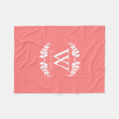 Hübsch Coral Pink Monogram Fleecedecke (Vorderseite (Horizontal))