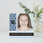 Hübsch Damask Monogramm Sweet 16 Party Einladung (Stehend Vorderseite)