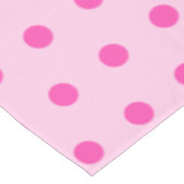 Hübsch erröten rosa Polka-Punkt-Party Tischdecke (Schrägansicht)