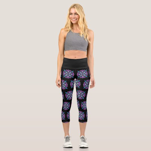 Hübsch farbenfroh Lila Mandala Mystical Capri Leggings (Vorderseite)