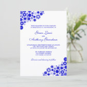 Hübsch Florals Royal Blue Wedding Einladung (Stehend Vorderseite)