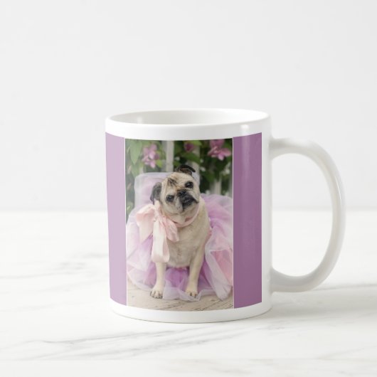 Hübsch in der lila Mops-Tasse Kaffeetasse (Rechts)