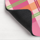 Hübsch in kariertem Mousepad (Ecke)