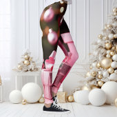 Hübsch in pinkfarbenen Leggings zu Weihnachten