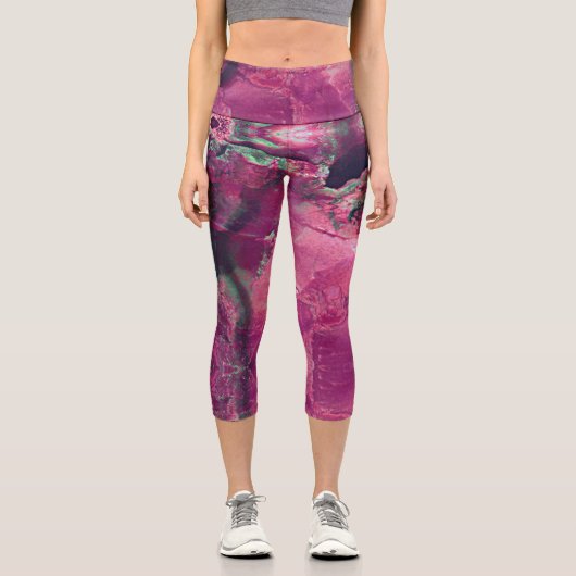 Hübsch Magenta Lila Geode Crystal Rock Pattern Capri Leggings (Vorderseite)