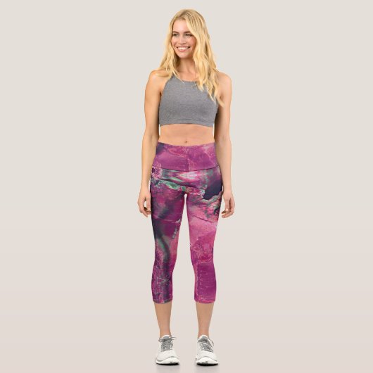 Hübsch Magenta Lila Geode Crystal Rock Pattern Capri Leggings (Vorderseite)