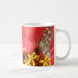 Hübsch Moth on Red Blume Tasse