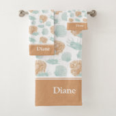 Hübsch Ocean Seashell Muster mit Namen Badhandtuch Set (Insitu)