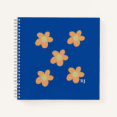 Hübsch Orange Happy Blume +Custom Initial Blue Notizblock (Vorderseite)