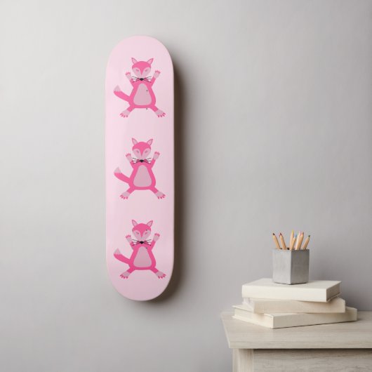Hübsch Pink Baby Fox Skateboard (Wandkunst)