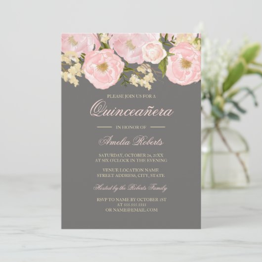 Hübsch Pink Gray Floral Quinceanera Einladung (Stehend Vorderseite)
