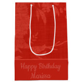 Hübsch Red on Red Floral Background Mittlere Geschenktüte (Rückseite)