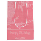 Hübsch rosa auf rosa, floraler Hintergrund Mittlere Geschenktüte (Rückseite)