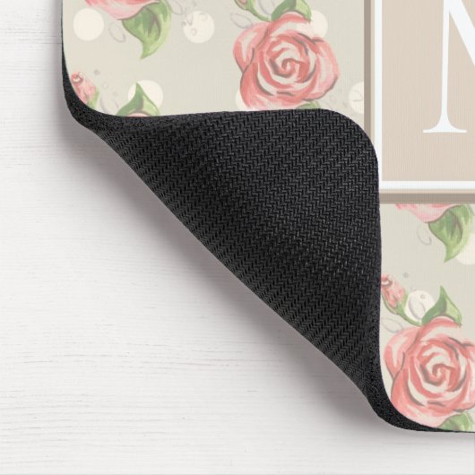 Hübsch-rosa Rosen und Dots Monogramm Mousepad (Ecke)