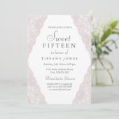 Hübsch rosa Vintage Spitze Sweet 15 Einladung (Stehend Vorderseite)