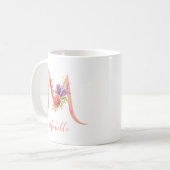 Hübsch rosa Wasserfarbenbuchstabe "M" Kaffeetasse (Vorderseite Links)