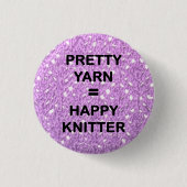 "HÜBSCH YARN = GLÜCKLICHER KNITTER" BUTTON (Vorderseite)