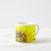 Hübsche Abstrakte Vivid Yellow Daisy Blume Espressotasse (Vorderseite Rechts)