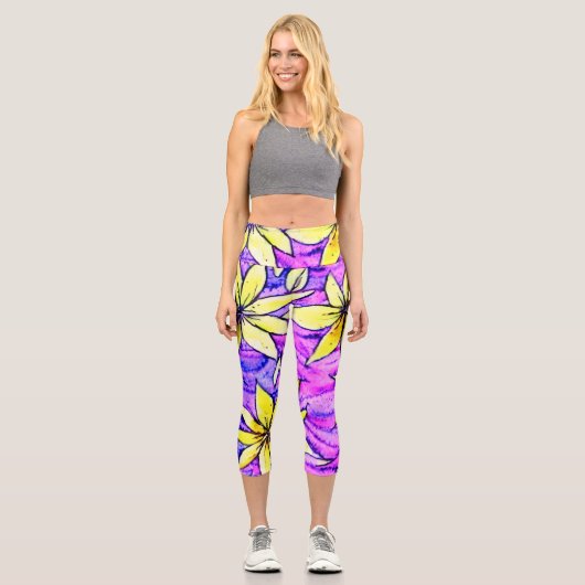 Hübsche Aquarellblumen Modernes lila Capri Leggings (Vorderseite)