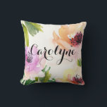 Hübsche Aquarellfarben Blume Personalisiert Kissen<br><div class="desc">Anpassungskissen mit farbenfrohen Aquarellfarben-Blume mit moderner Kalligraphie-Schrift. Dieses Blumenkissen ist perfekt als Geschenk oder ein farbenfroher Akzent in jedem Zimmer.</div>