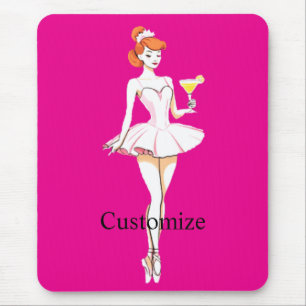 Hübsche Ballerina posiert mit Martini Thunder_Cove Mousepad