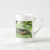 Hübsche Black Red and Gold Butterfly Tasse (Rechts)