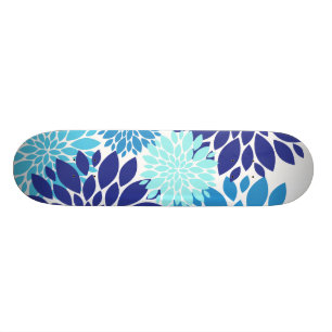 Hübsche blaue aquamarine Türkis-Blumen-Blumenkun Skateboard