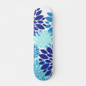 Hübsche blaue aquamarine Türkis-Blumen-Blumenkunst Skateboard (Vorne)
