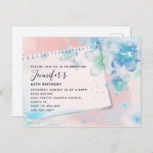 Hübsche blaue Blumen auf rosa Hintergrund Geburtst Einladungspostkarte (Vorne/Hinten)