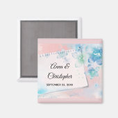 Hübsche blaue Blumen auf rosa Hintergrundhochzeit Magnet (Vorderseite/Rückseite)