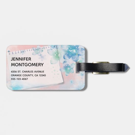 Hübsche blaue Blumen im rosa Hintergrund Gepäckanhänger (Rückseite horizontal)