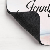 Hübsche blaue Blumen im rosa Hintergrund Mousepad (Ecke)