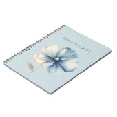 Hübsche blaue Creme-Blume Notizblock (Linke Seite)