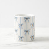 Hübsche blaue Schleifen & Streifen Kaffeetasse (Mittel)