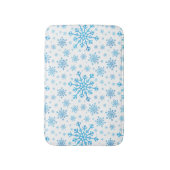Hübsche Blaue Weihnachtsschneeflocken im Winter We Badematte (Vorderseite Vertikal)