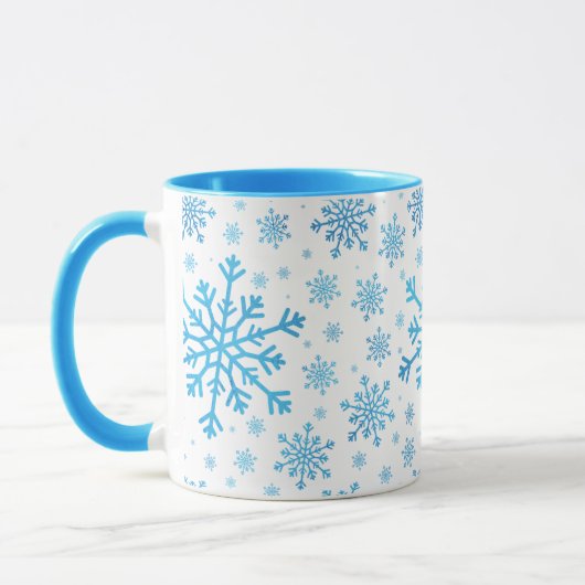 Hübsche Blaue Weihnachtsschneeflocken im Winter We Tasse (Links)