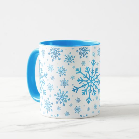 Hübsche Blaue Weihnachtsschneeflocken im Winter We Tasse (Vorderseite Links)