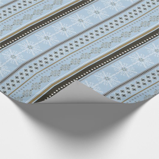 Hübsche blaue Weihnachtsstreifen Schneeflocken Ges Geschenkpapier (Ecke)