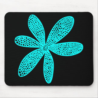 Hübsche Blume Cyan auf Black Mousepad