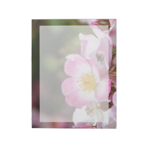 hübsche Blume für die wilde Rose Notizblock