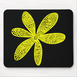 Hübsche Blume - Gelb in Schwarz Mousepad
